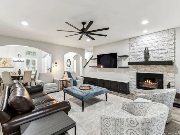 221 Long Cove, Cibolo, TX 78108