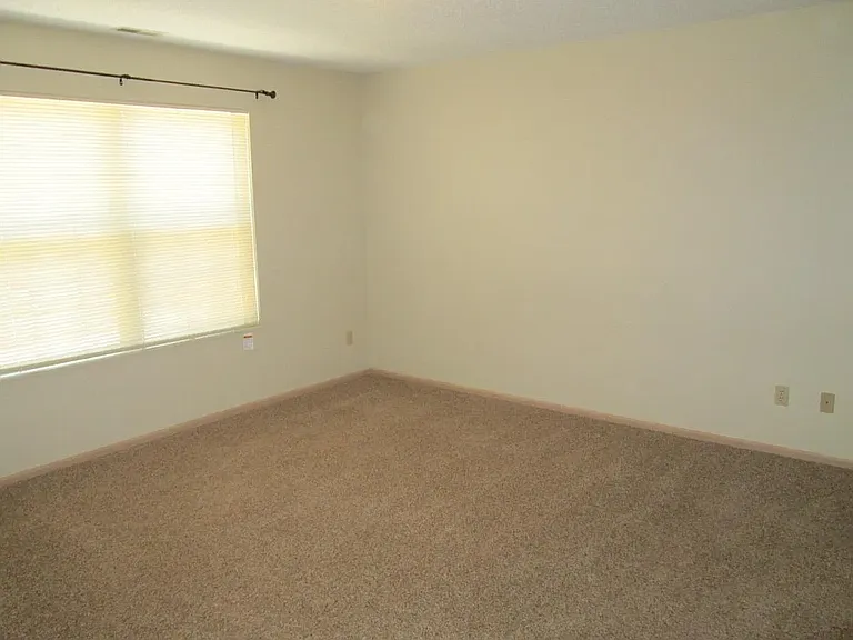 11 Newton Square Dr #1 — Photo 16