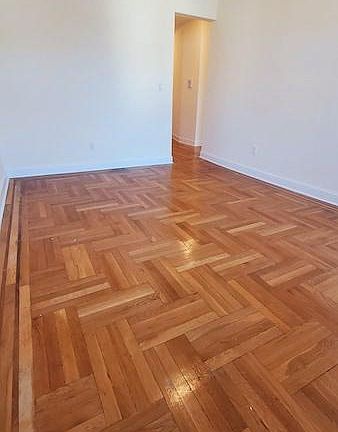 3rd image of 8915 102nd St