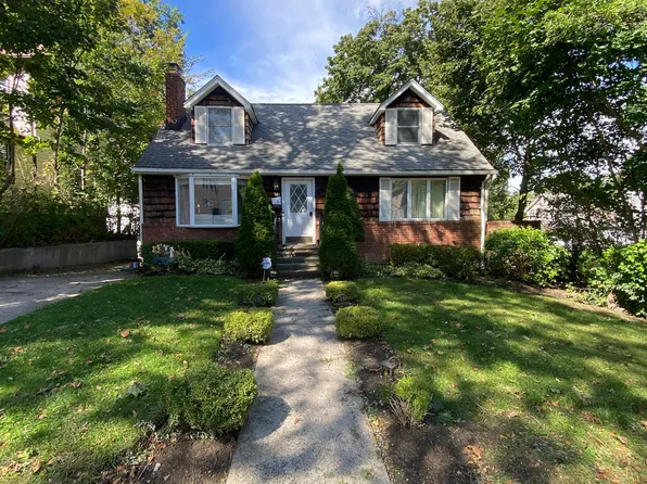 101 Elm St #B, Huntington, NY 11743