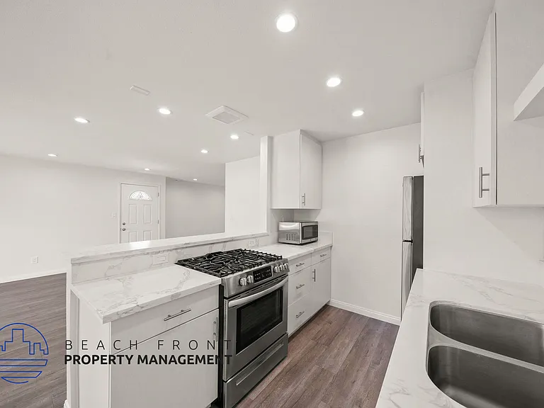 7450 Crescent Ave. — Photo 12