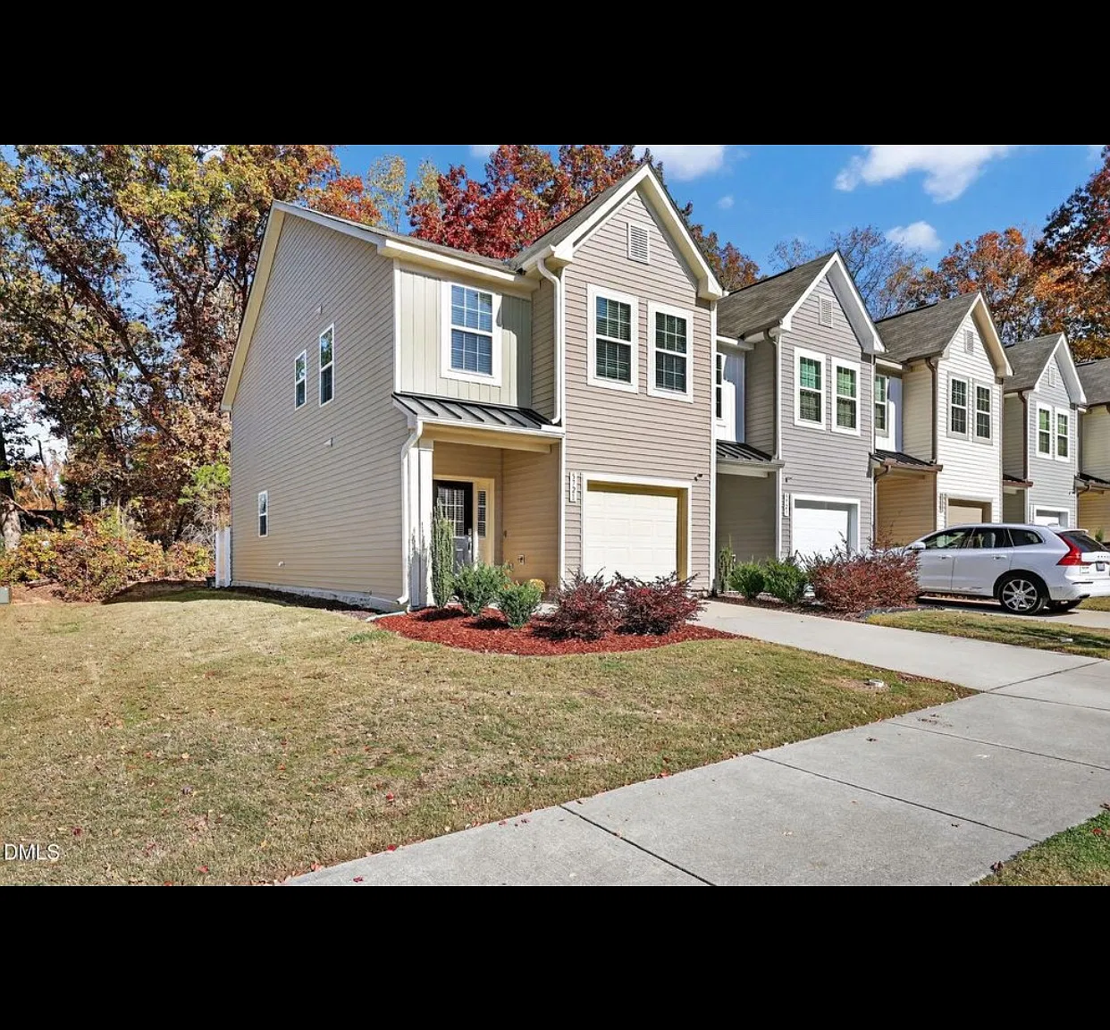 3 bed, 1582 sqft, $1,899 — Photo 2