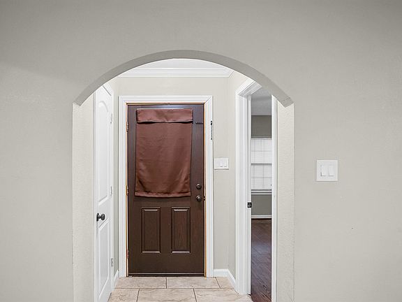3rd image of 2516 Blueberry Ln