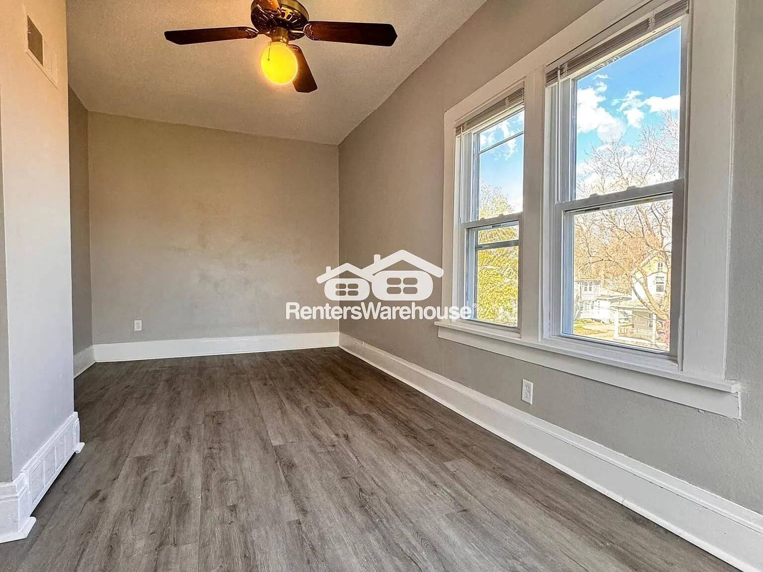 Updated 1 Bedroom Apartment — Photo 2