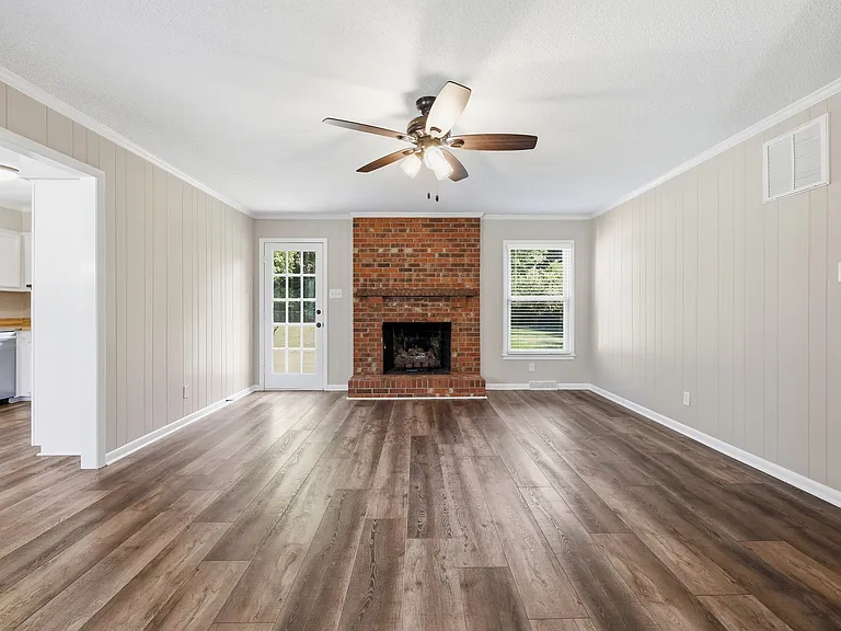 6307 Preston Rd — Photo 3