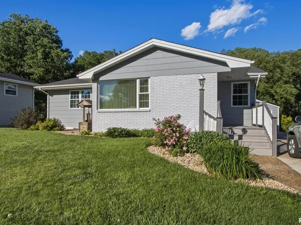 1160 Debbie Ln, Macomb, IL 61455