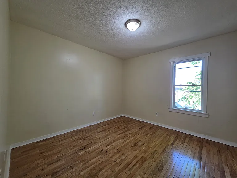 33 Dickerman St #4D — Photo 8