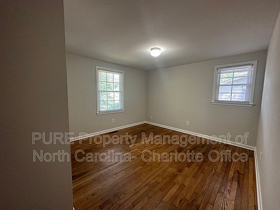 2nd image of 908 Chatham Ln