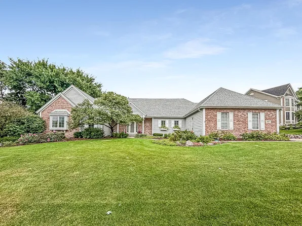 1917 Tree Line COURT, Waukesha, WI 53188