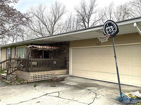 2nd image of 990 Edgewood Dr
