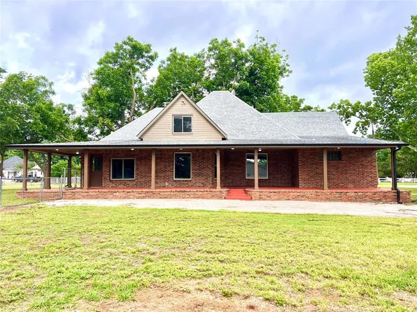 2027 W Minnesota Ave, Chickasha, OK 73018
