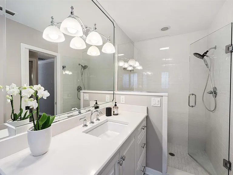 8120 NW 48th Ln — Photo 32