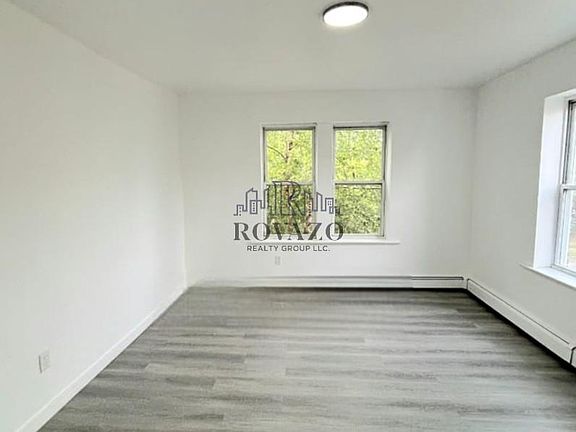 5th image of 375 Park Ave #21