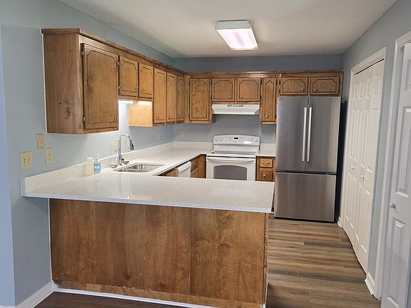 2nd image of 35 Ember Way