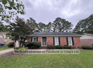 5869 Hunting Ridge Rd, Hope Mills, NC 28348