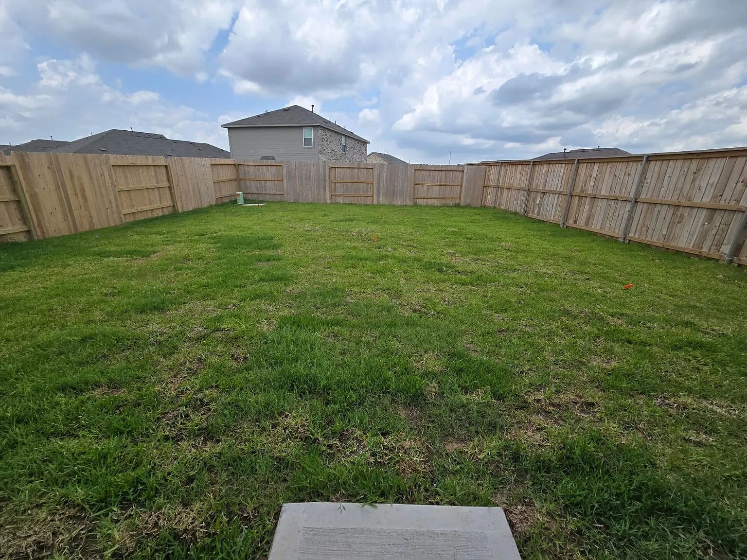 4 bed, 2.5 bath, 2039 sqft, $2,095 — Photo 4