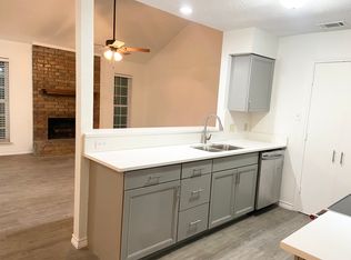 2121 Stone Moss Ln, Grapevine, TX 76051