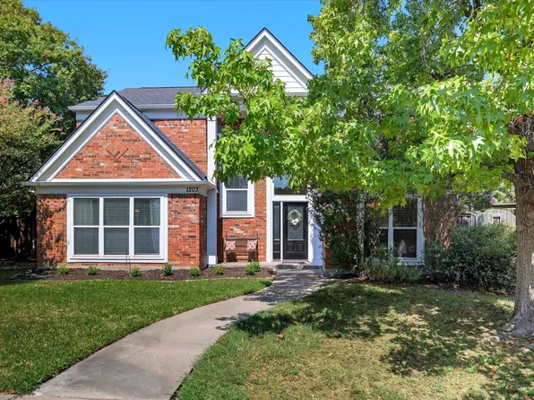 1203 Brittainy Dr, Carrollton, TX 75006