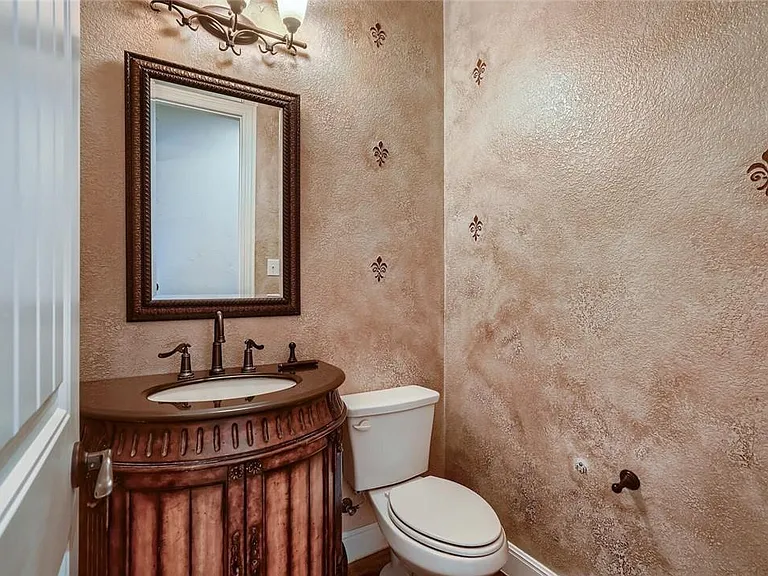908 Hartman Dr — Photo 13