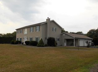 21 Stone Manor Dr, Berwick, PA 18603