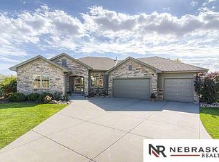17025 Howard Plz, Omaha, NE 68118