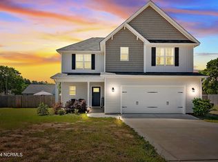 29 N Dakota Ct, Spring Lake, NC 28390