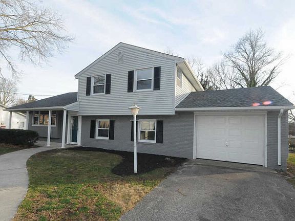 2nd image of 1775 Monarch Ln