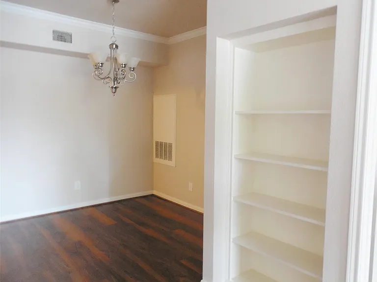 2255 Braeswood Park Dr #218 — Photo 13