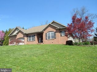 1321 Bee Jay Dr, York, PA