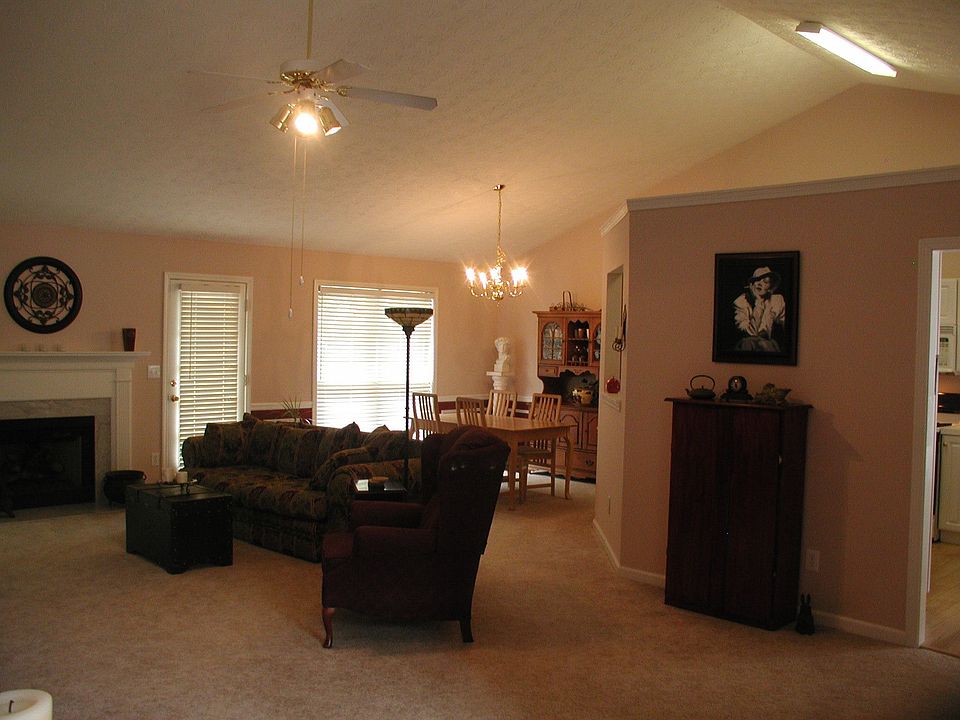 Living / Dining Combo