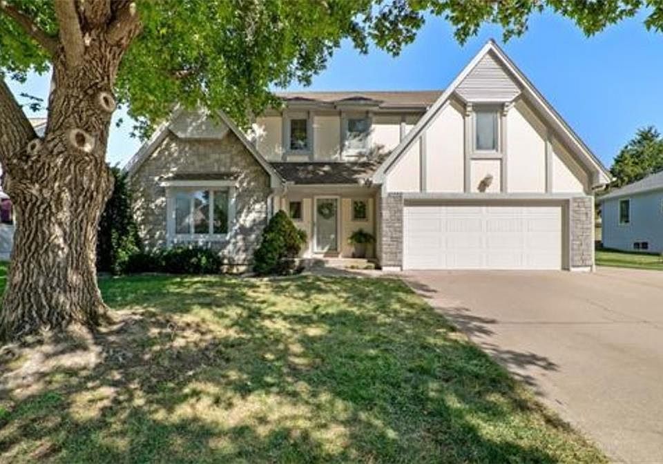 1st image of 10702 W 49th Pl