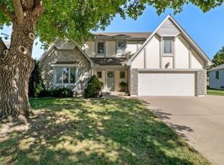 10702 W 49th Pl, Shawnee, KS 66203