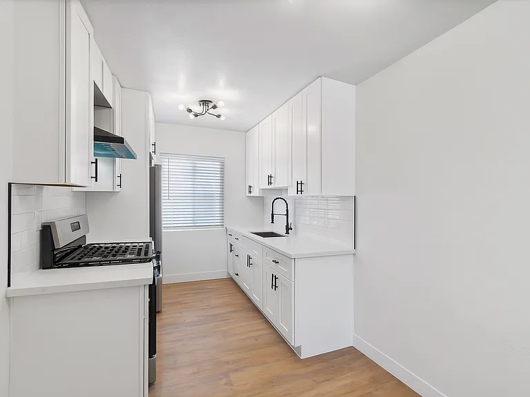 728 Cerritos Ave #5 — Photo 2