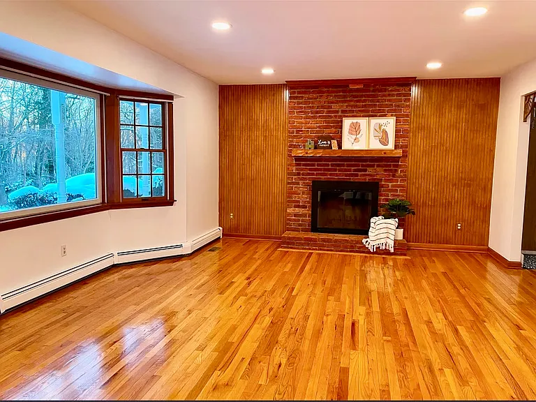 214 Old Town Rd — Photo 5