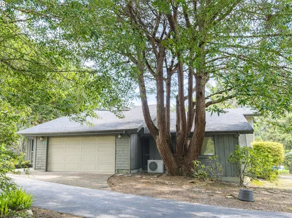 17454 Bluff Dr, Brookings, OR 97415