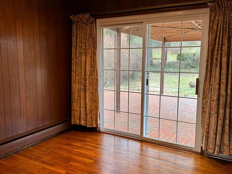 1705 Brandon Dr — Photo 5