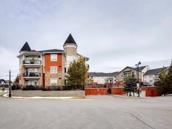 26 N Val Gardena Vw SW #343, Calgary, AB T3H 5Z5