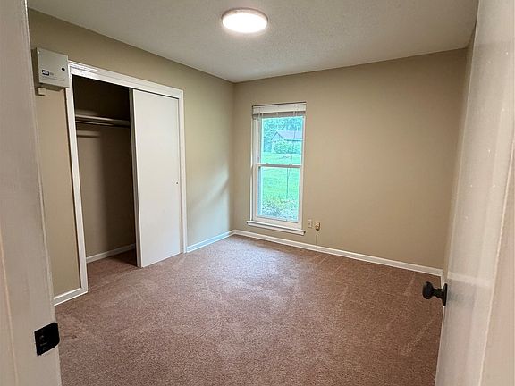 2nd image of 242 Clubview Dr