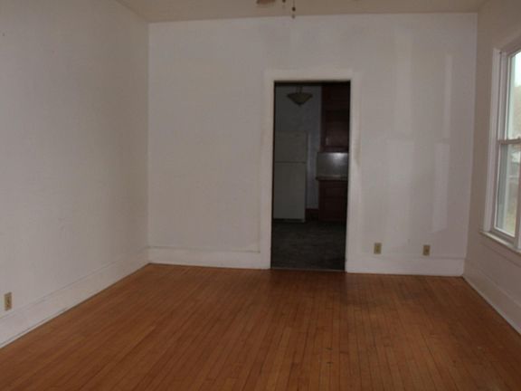 5th image of 826 Kellogg St