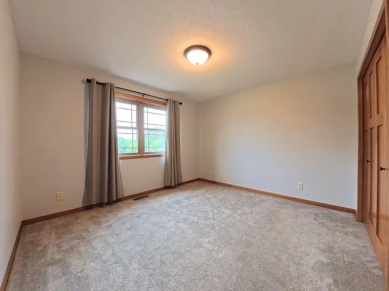 11956 Castle Rock Ct N — Photo 26