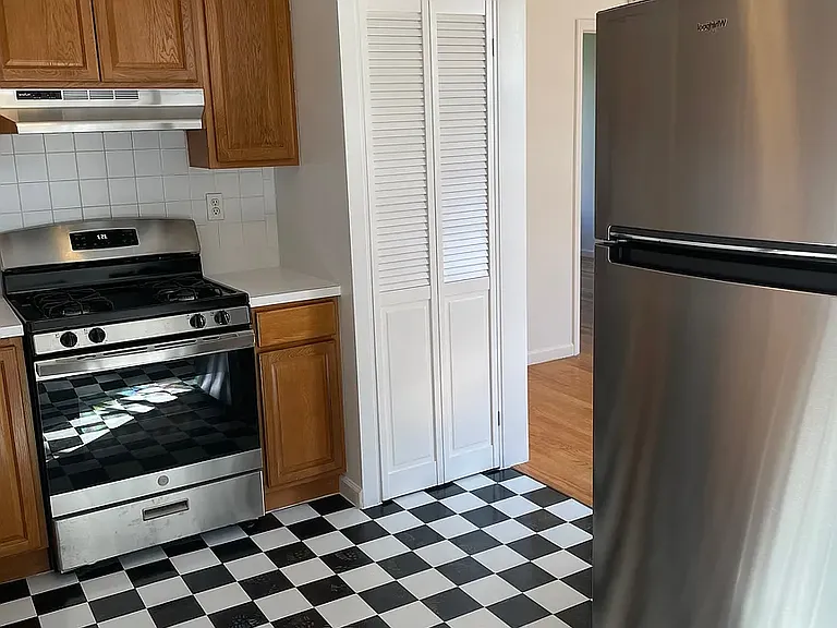 145 S 4th St #18 — Photo 7