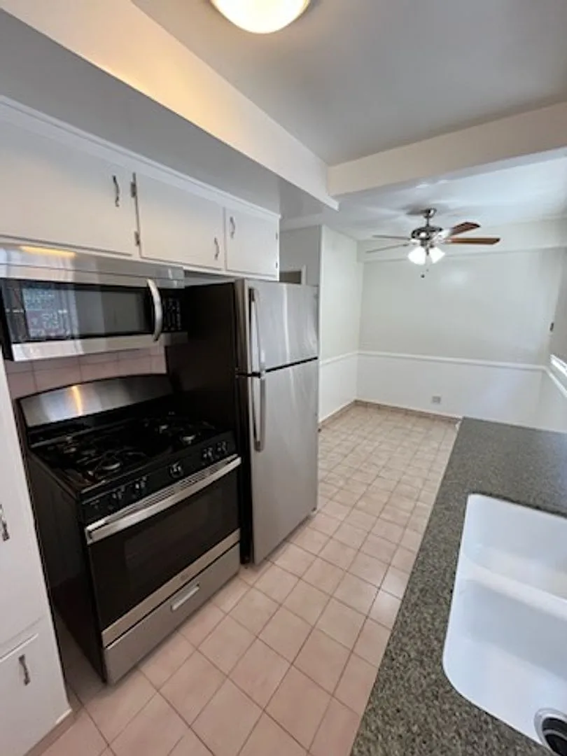 10219 Woodworth Ave — Photo 2