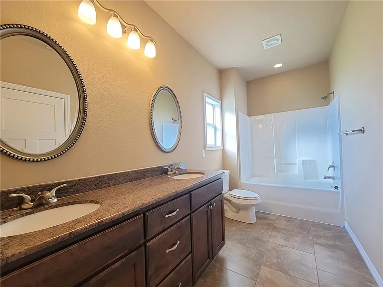 4168 Golden Eagle Dr #B — Photo 14