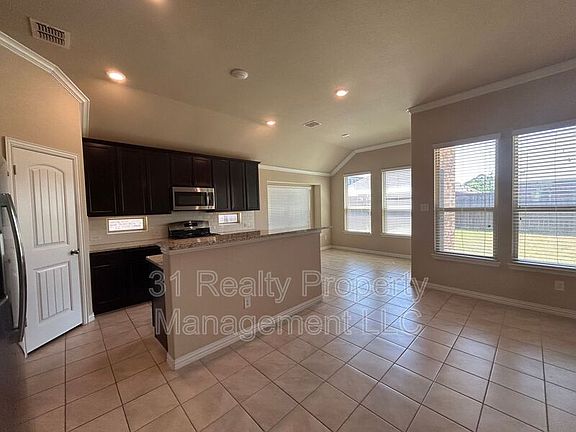 3rd image of 16616 Central Garden Ln
