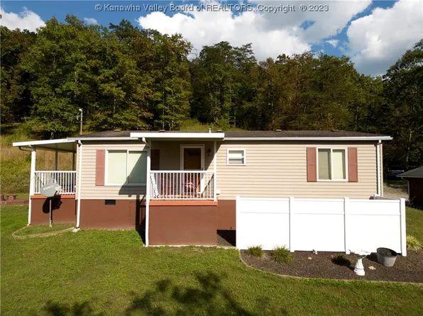 987 Upper Gore Addition Rd, Tornado, WV 25202