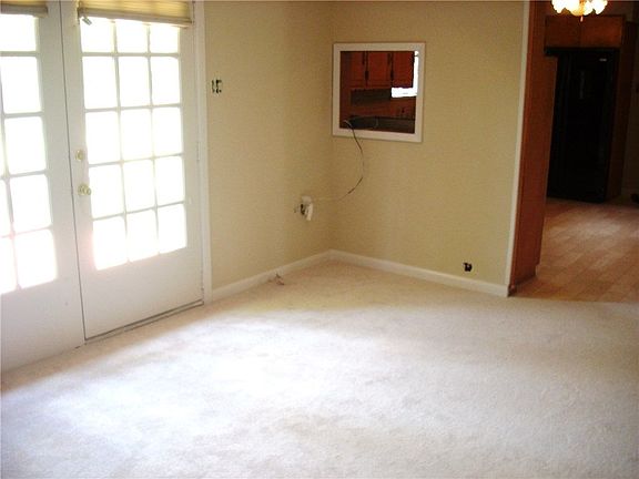 3rd image of 4109 Skyline Dr