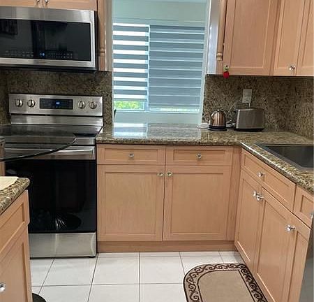 2nd image of 17620 Atlantic Blvd APT 517