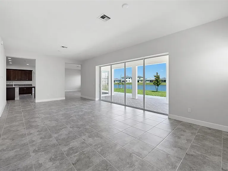 5418 Empire Dr — Photo 6