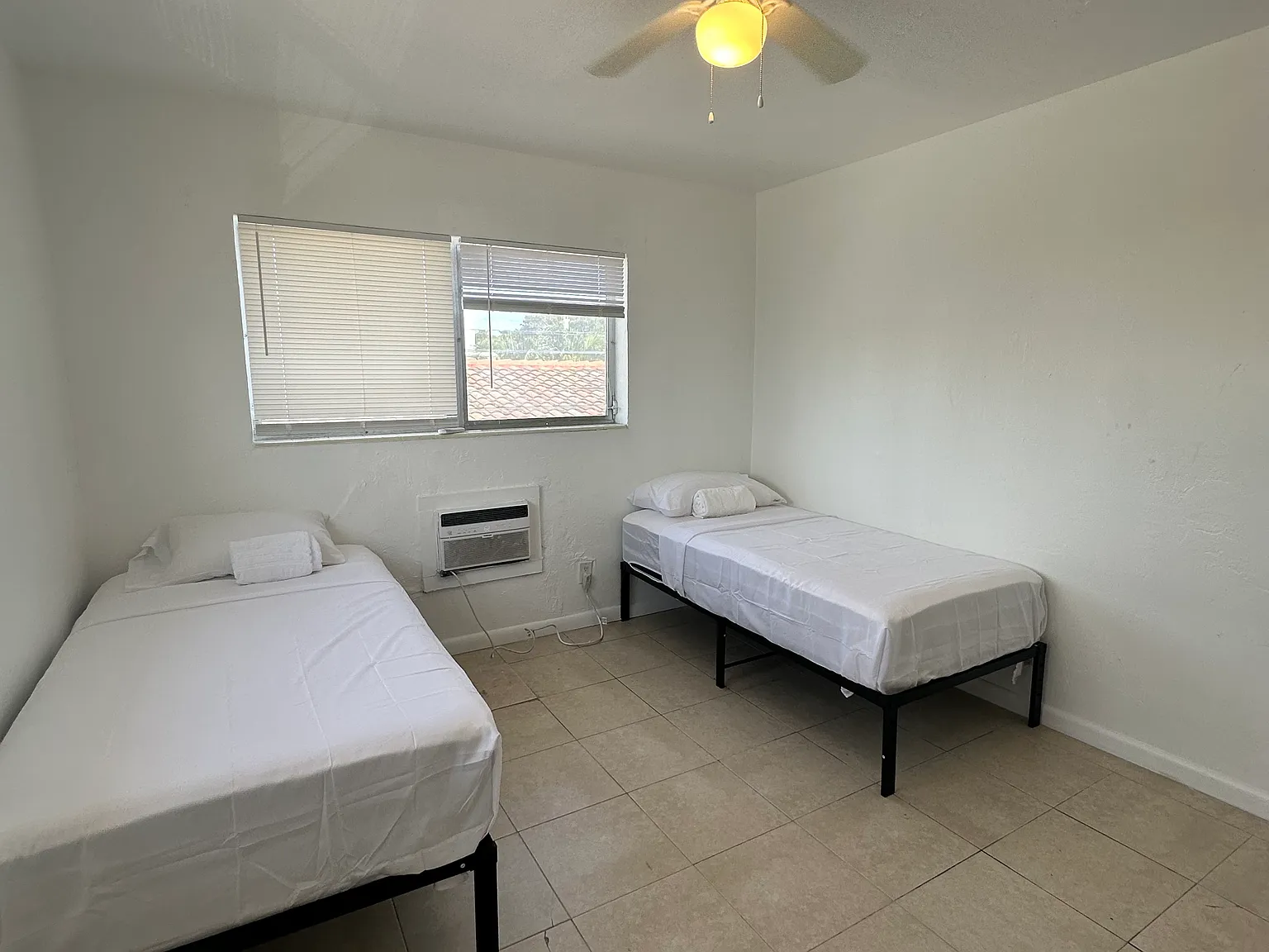2 bed, 700 sqft, $750 — Photo 3