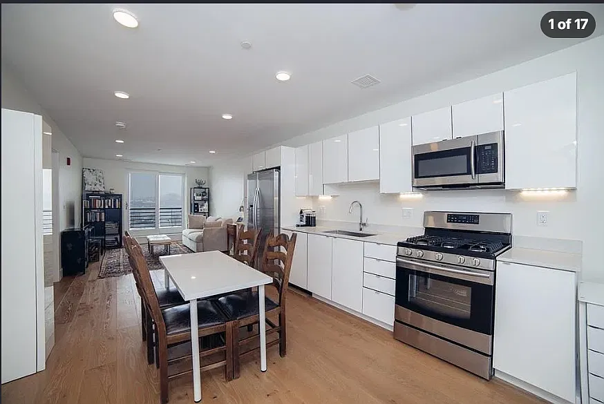 250 Meridian St — Photo 2